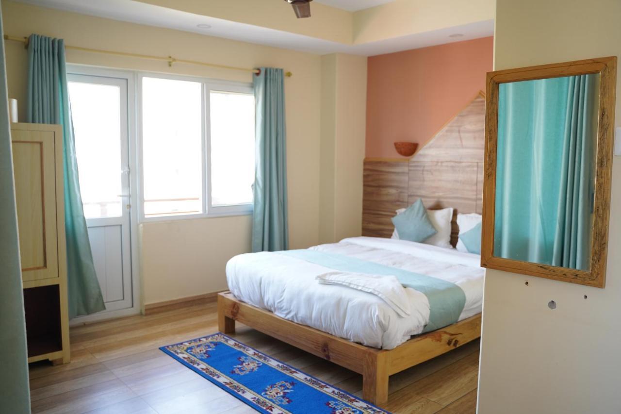 Hotel Olympus Pokhara Extérieur photo