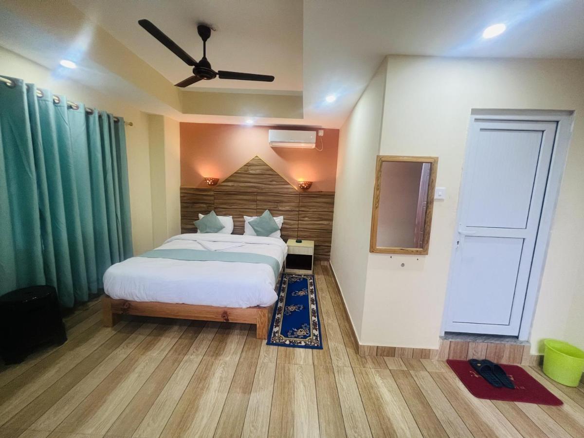 Hotel Olympus Pokhara Extérieur photo