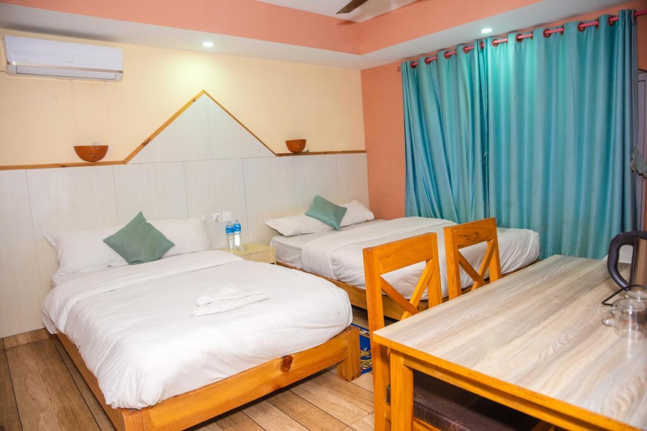 Hotel Olympus Pokhara Extérieur photo