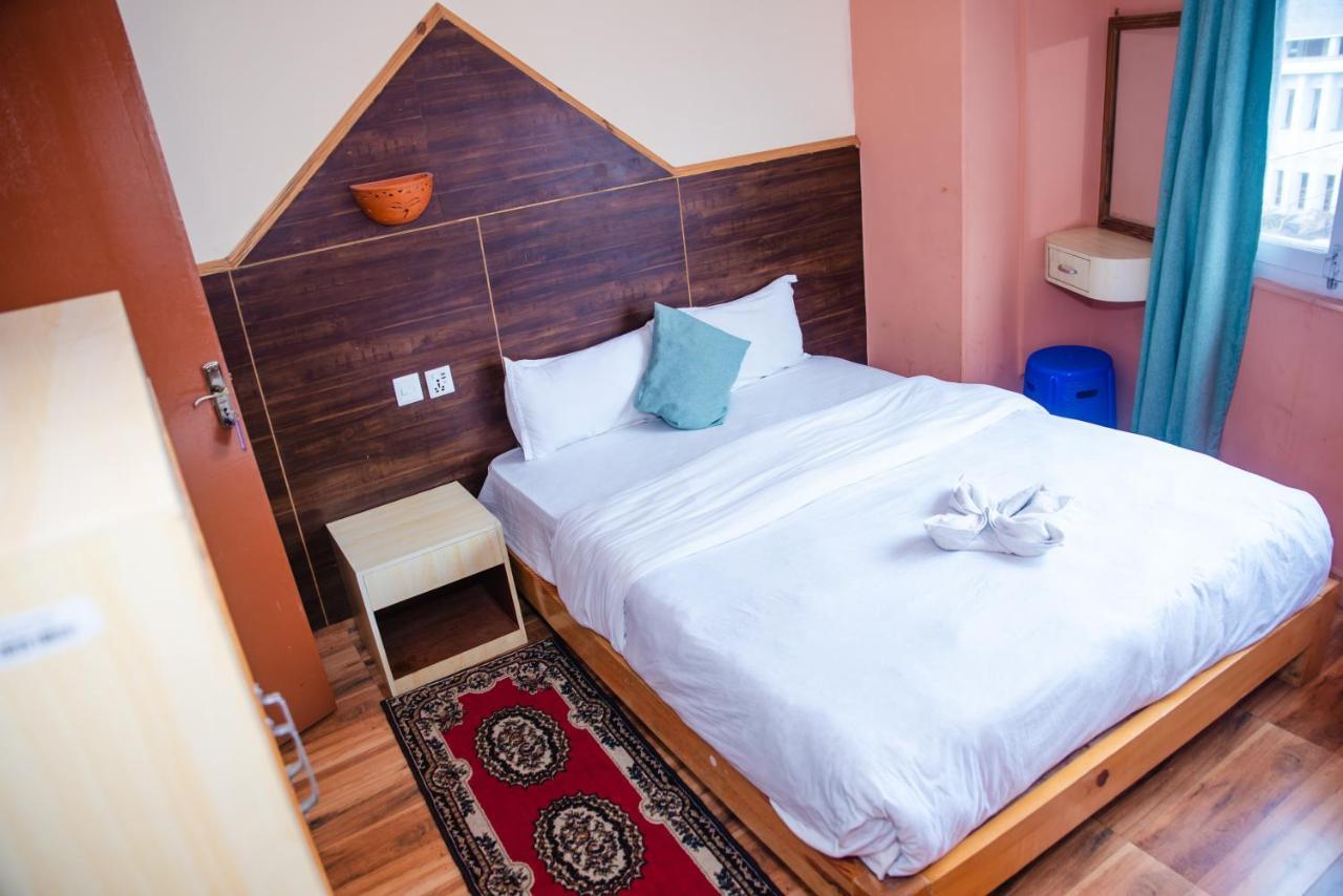 Hotel Olympus Pokhara Extérieur photo