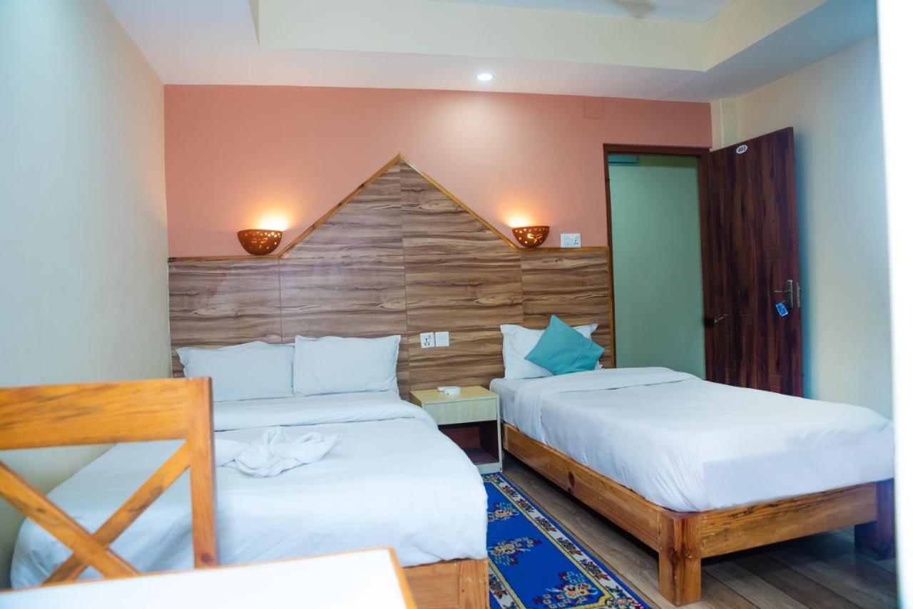 Hotel Olympus Pokhara Extérieur photo
