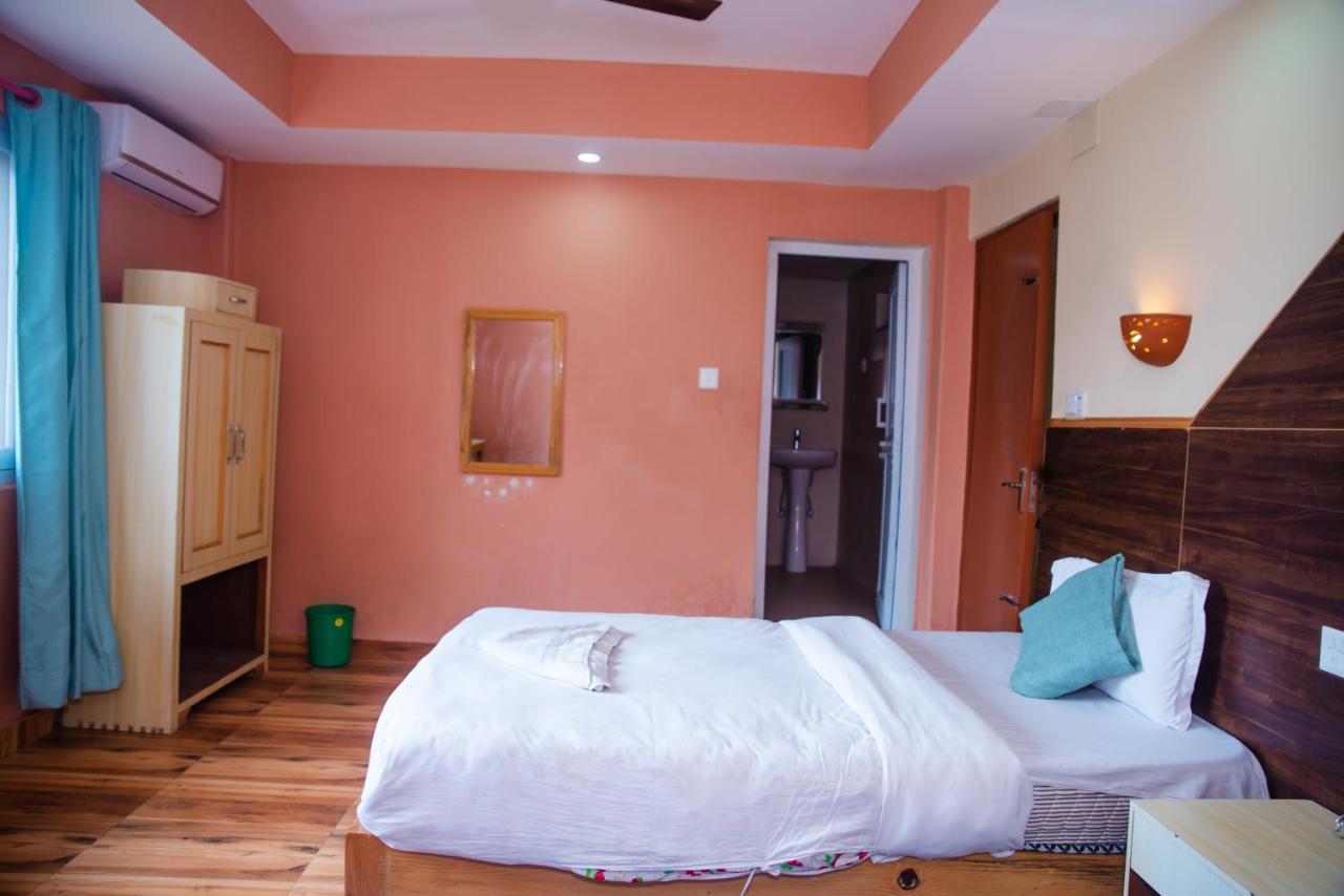 Hotel Olympus Pokhara Extérieur photo
