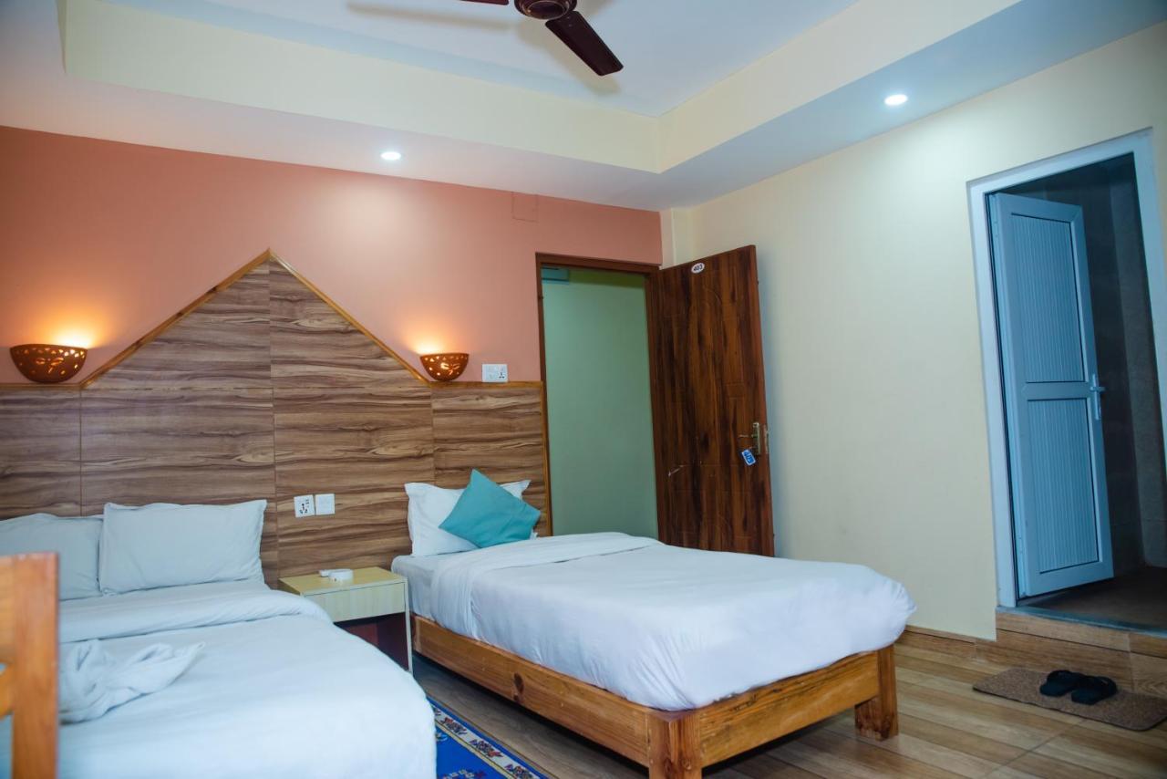 Hotel Olympus Pokhara Extérieur photo