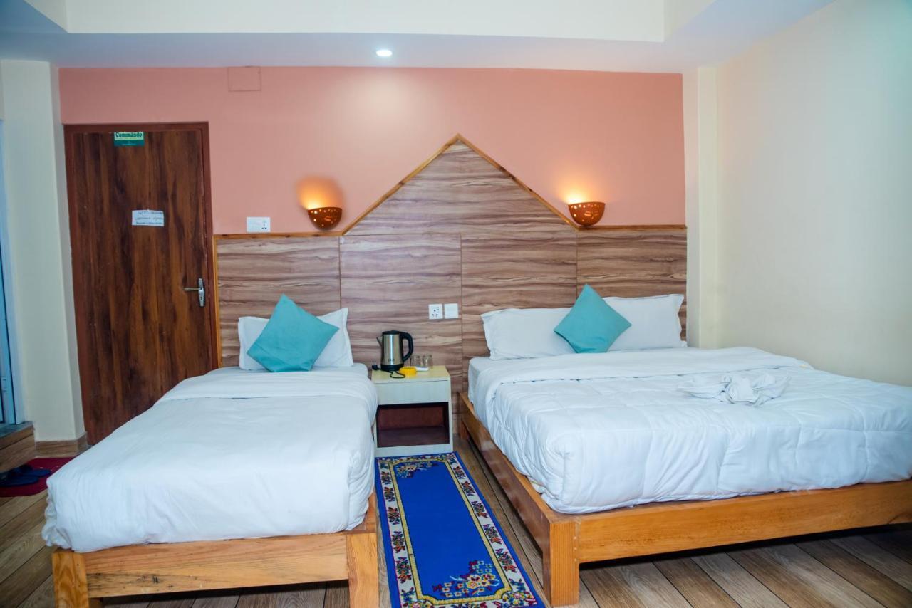 Hotel Olympus Pokhara Extérieur photo