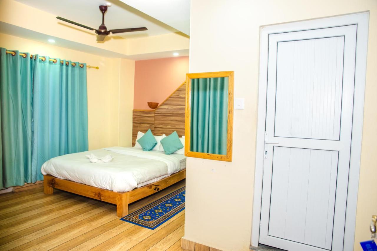 Hotel Olympus Pokhara Extérieur photo