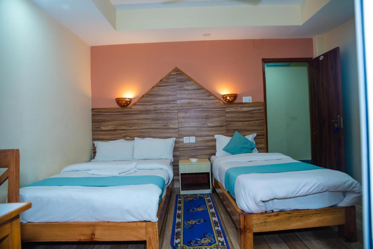 Hotel Olympus Pokhara Extérieur photo