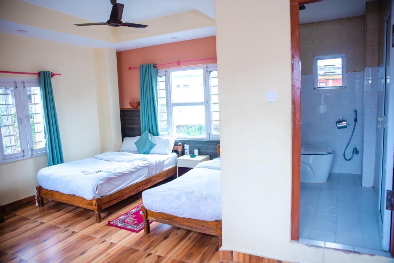 Hotel Olympus Pokhara Extérieur photo