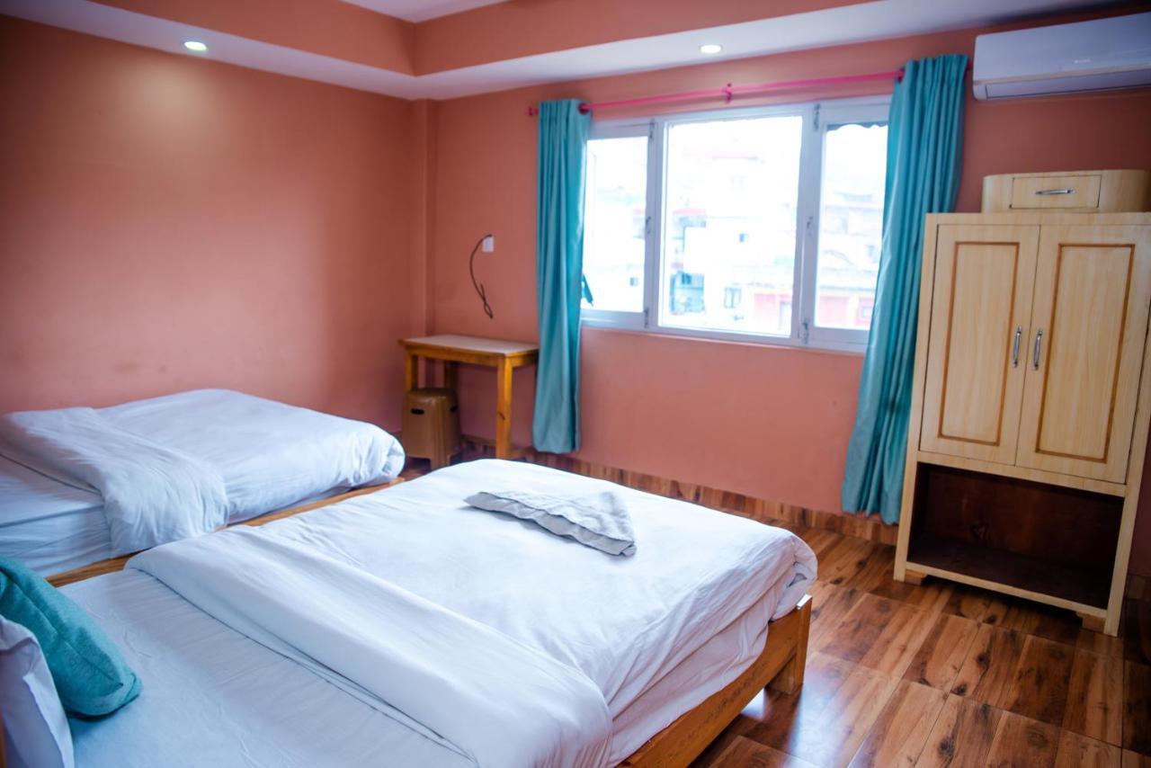 Hotel Olympus Pokhara Extérieur photo
